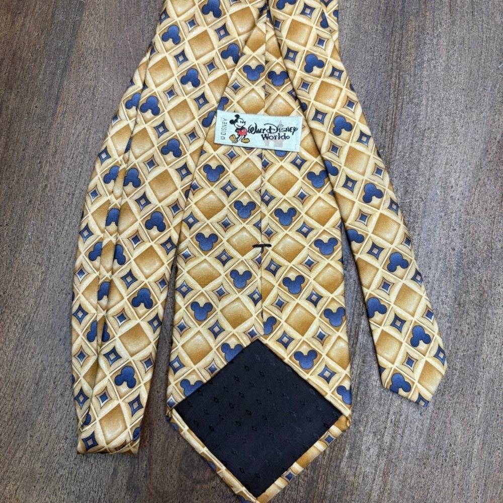 Vintage Walt Disney World Tie 100% Silk Mickey Mouse Made in USA‎ Gold Blue - Picture 4 of 6
